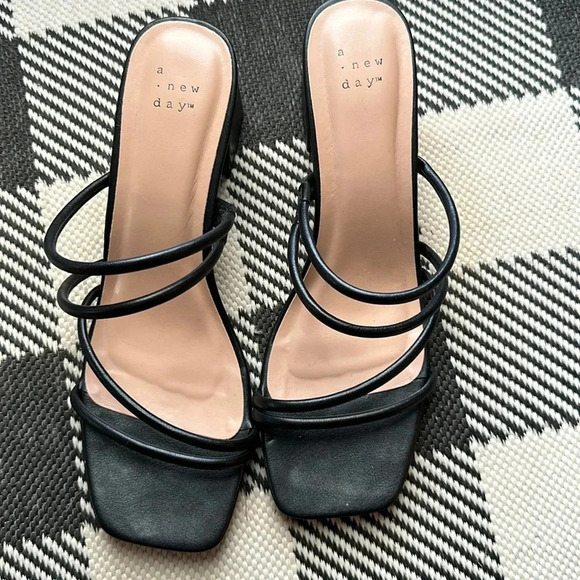 NEW A New Day Strappy Sandals size 10 - Picture 1 of 3